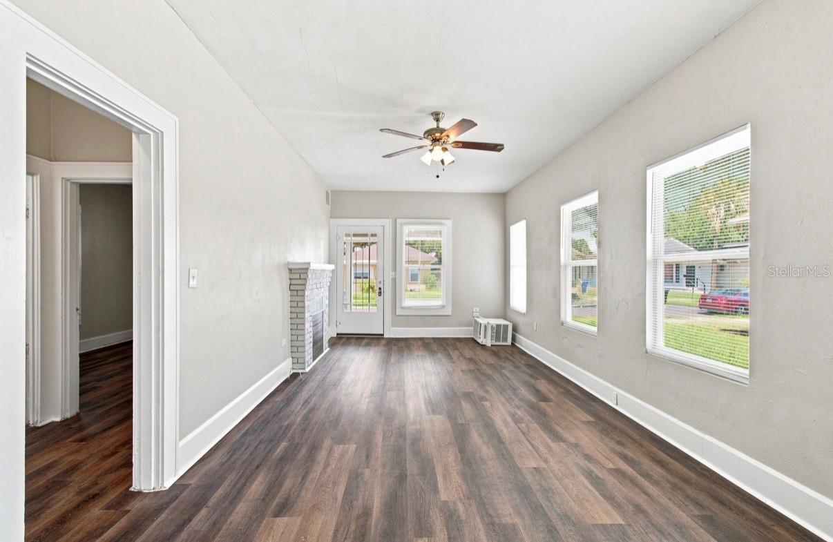 1140 10th, St Petersburg, FL 33705