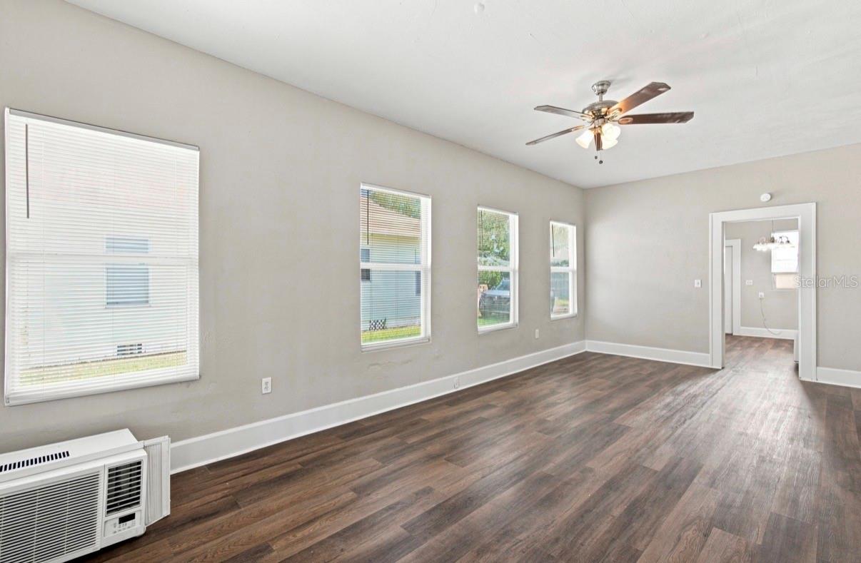 1140 10th, St Petersburg, FL 33705