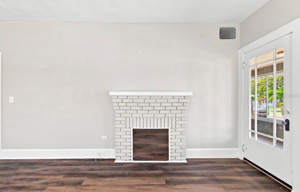 1140 10th, St Petersburg, FL 33705