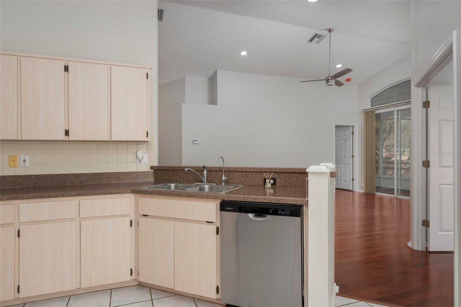 717 Lighthouse, Tarpon Springs, FL 34689