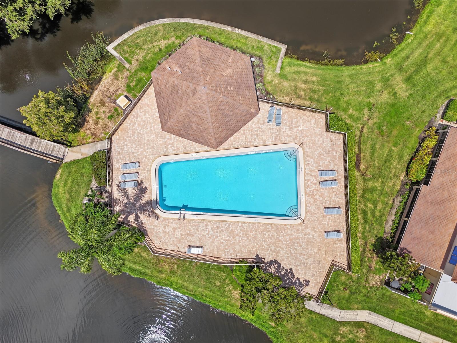 8414 17th, St Petersburg, FL 33702