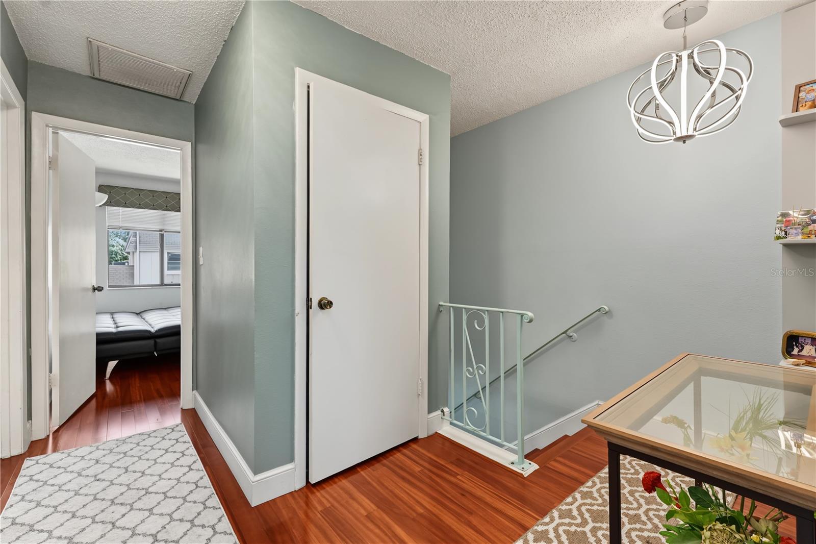 8414 17th, St Petersburg, FL 33702