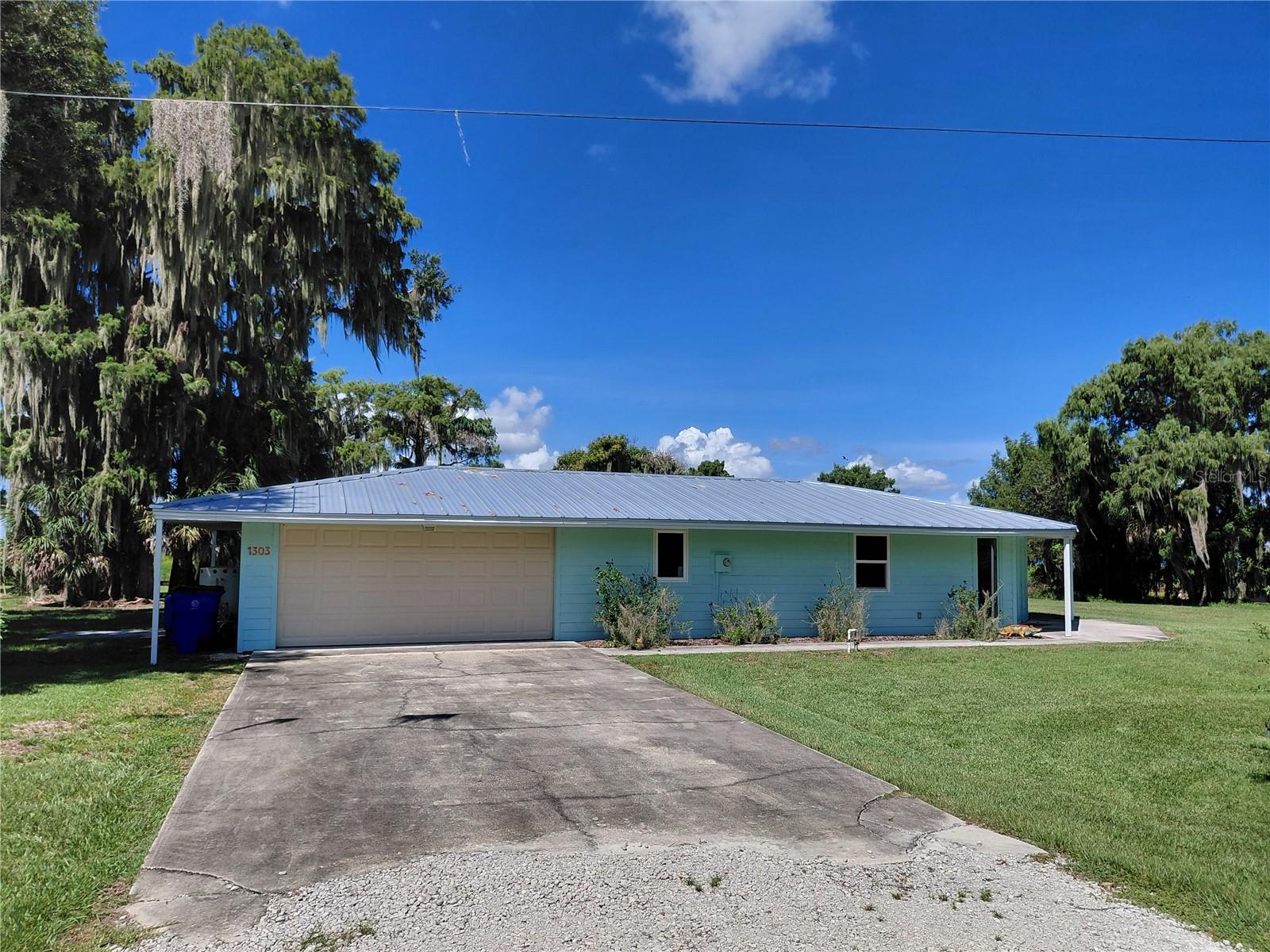 1303 Club, Lorida, FL 33857