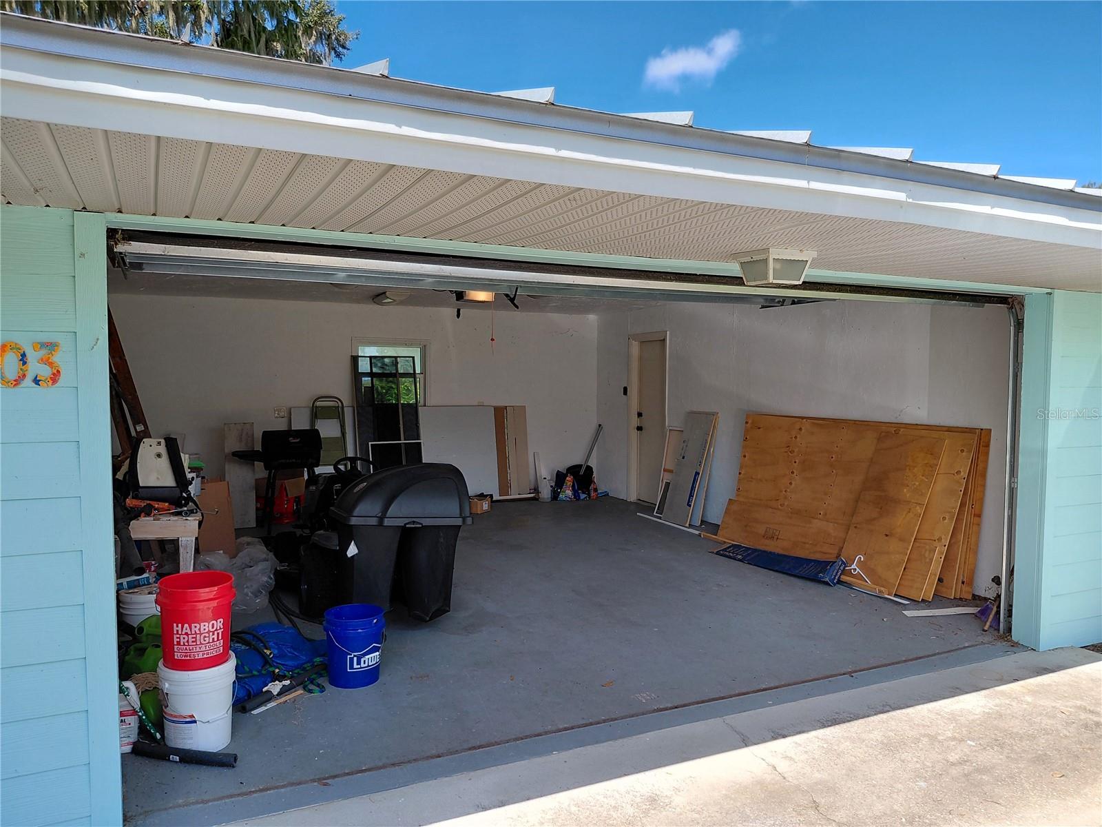 1303 Club, Lorida, FL 33857