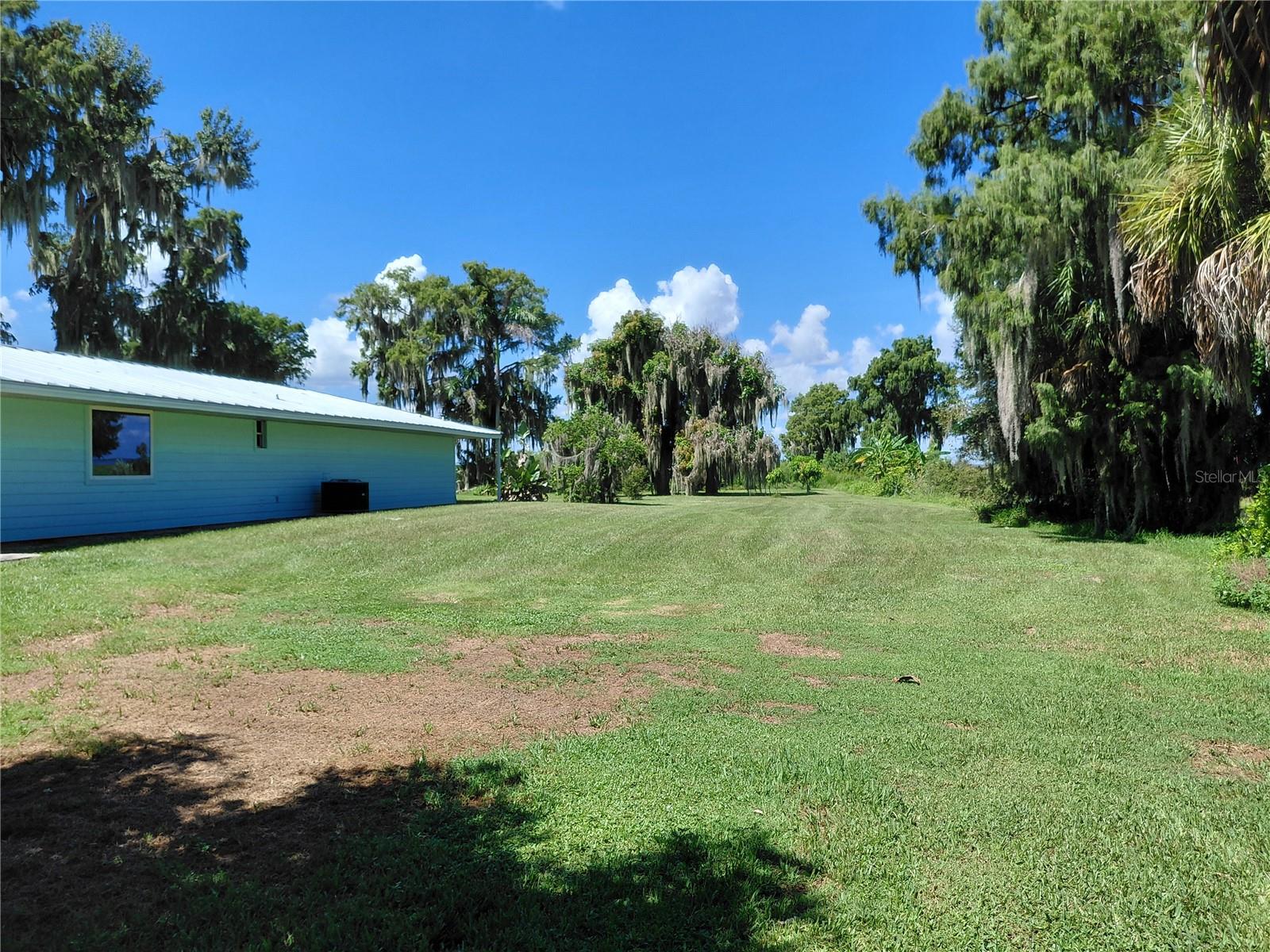 1303 Club, Lorida, FL 33857
