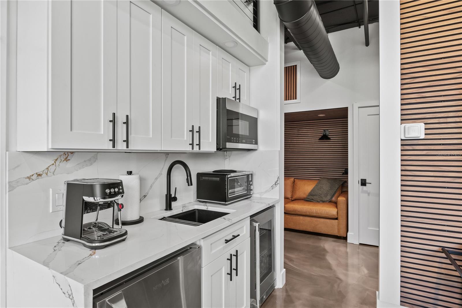 1558 4th Unit 108, Sarasota, FL 34236