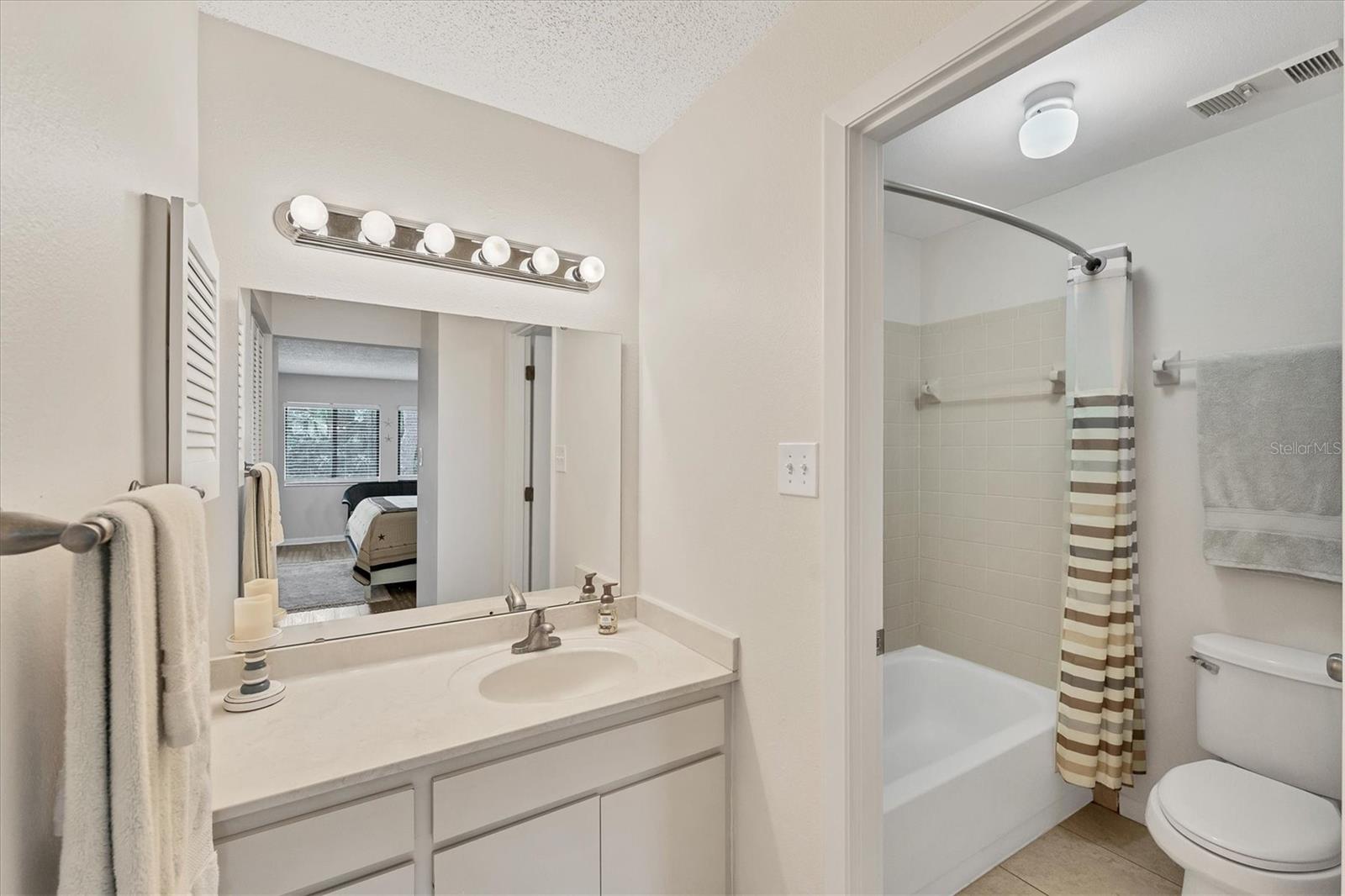 5264 Lake Village Unit 48, Sarasota, FL 34235