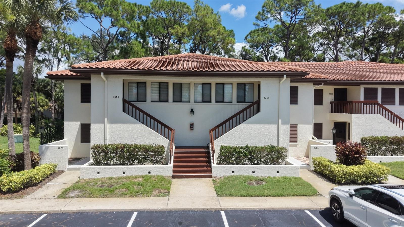5264 Lake Village Unit 48, Sarasota, FL 34235