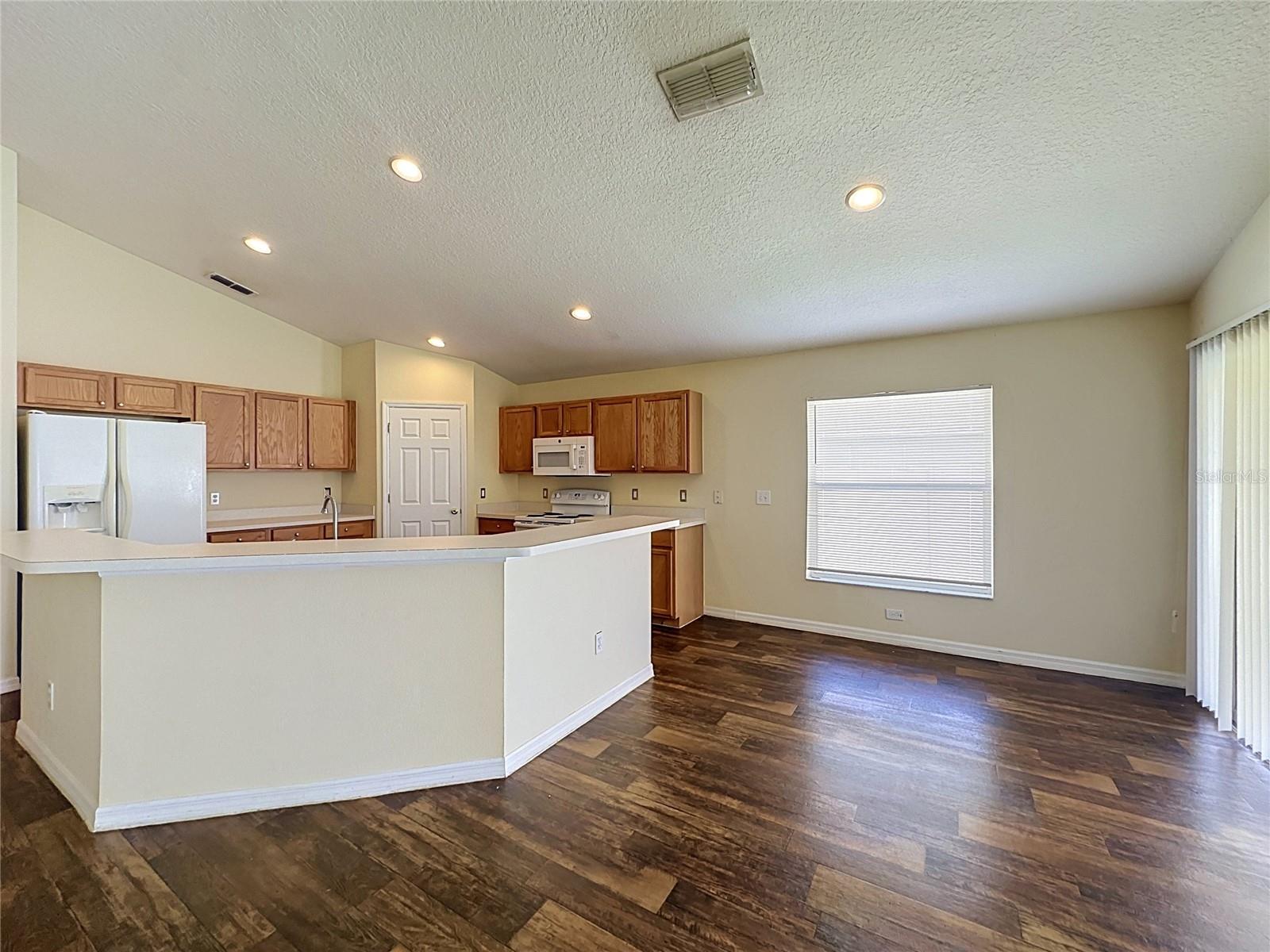 3066 Eagle Crossing Dr, Kissimmee, FL 34746