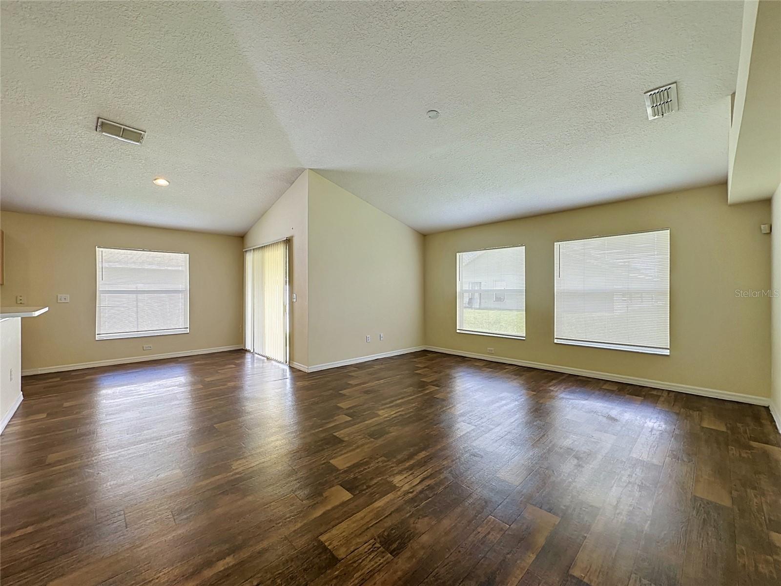 3066 Eagle Crossing Dr, Kissimmee, FL 34746