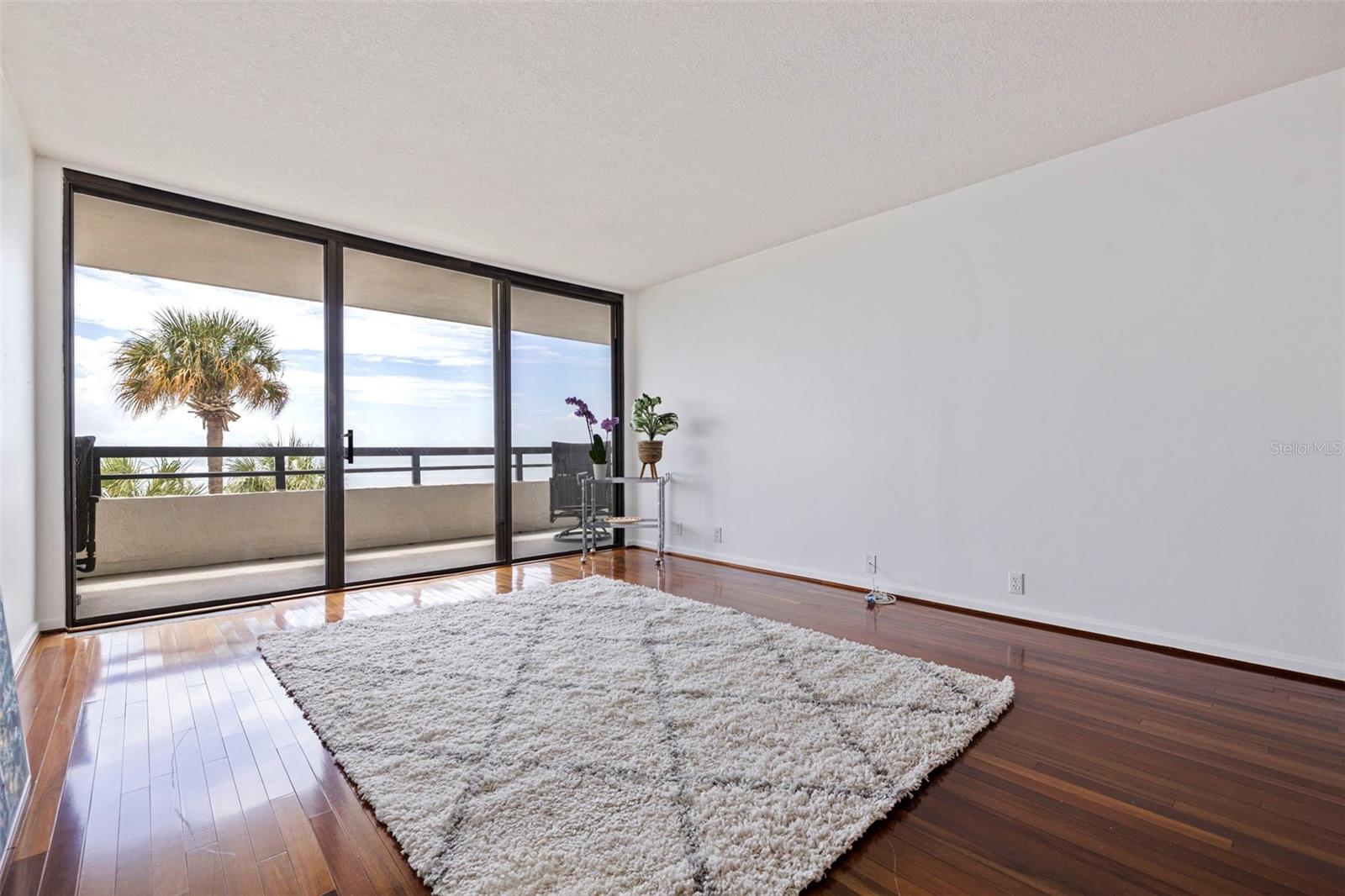 5700 Mariner Unit 302e, Tampa, FL 33609