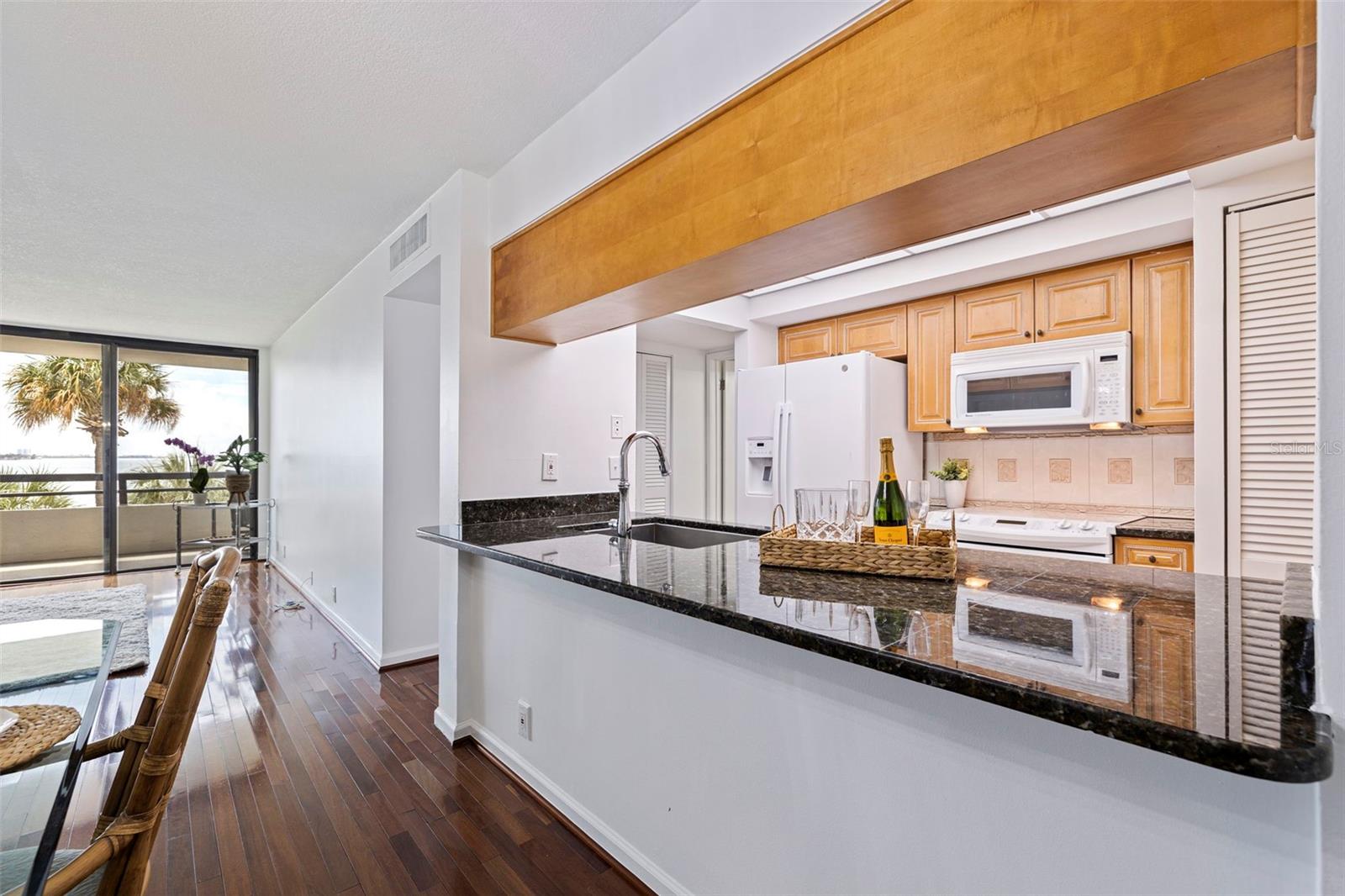 5700 Mariner Unit 302e, Tampa, FL 33609