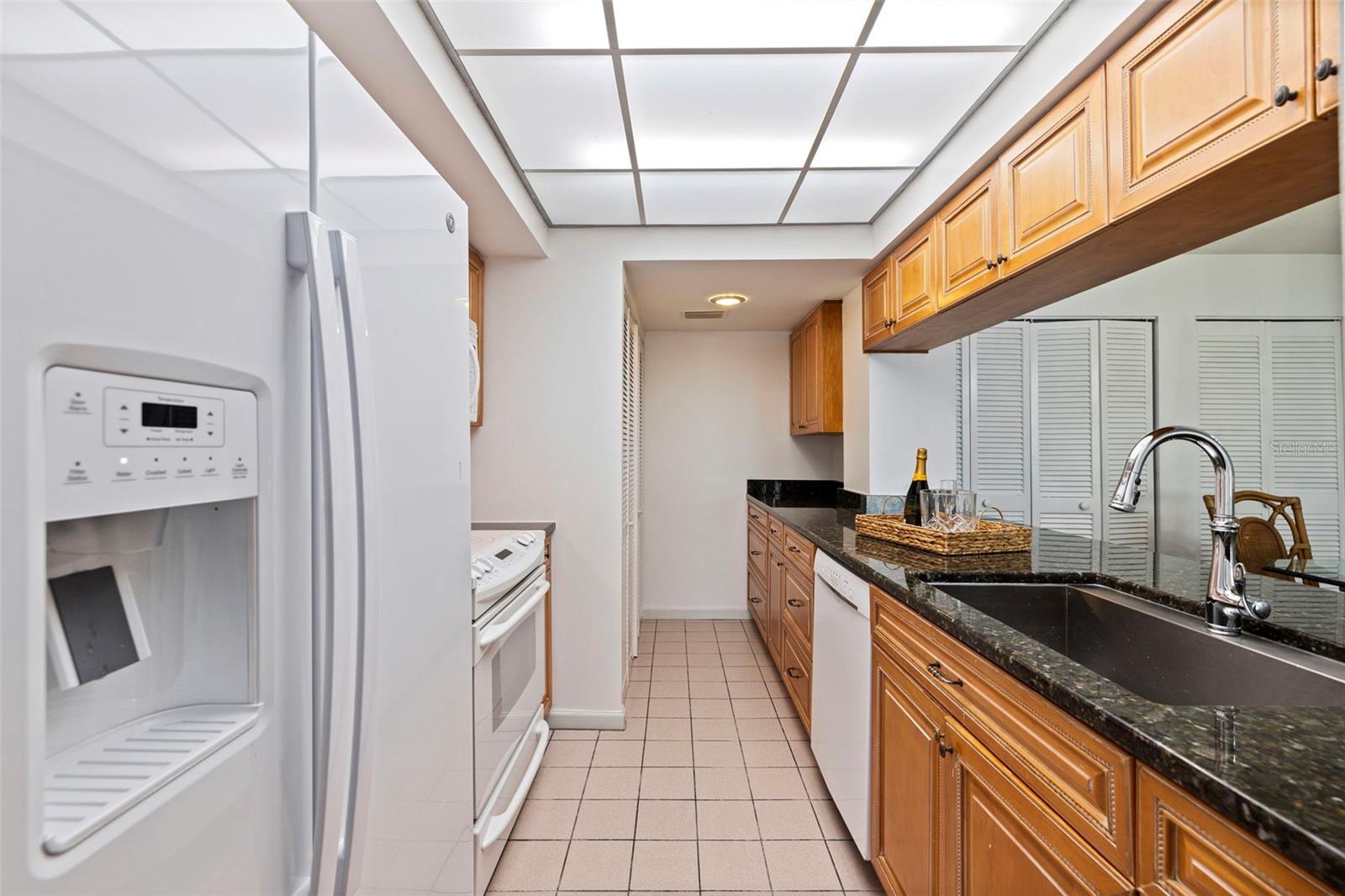 5700 Mariner Unit 302e, Tampa, FL 33609