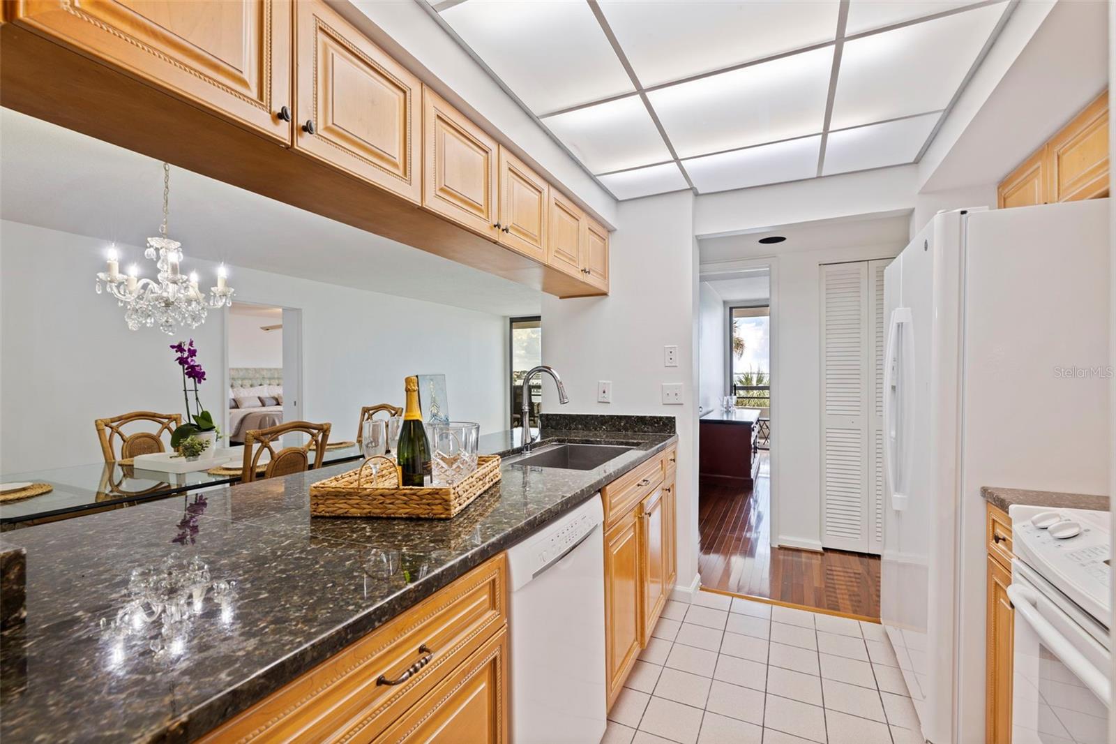 5700 Mariner Unit 302e, Tampa, FL 33609
