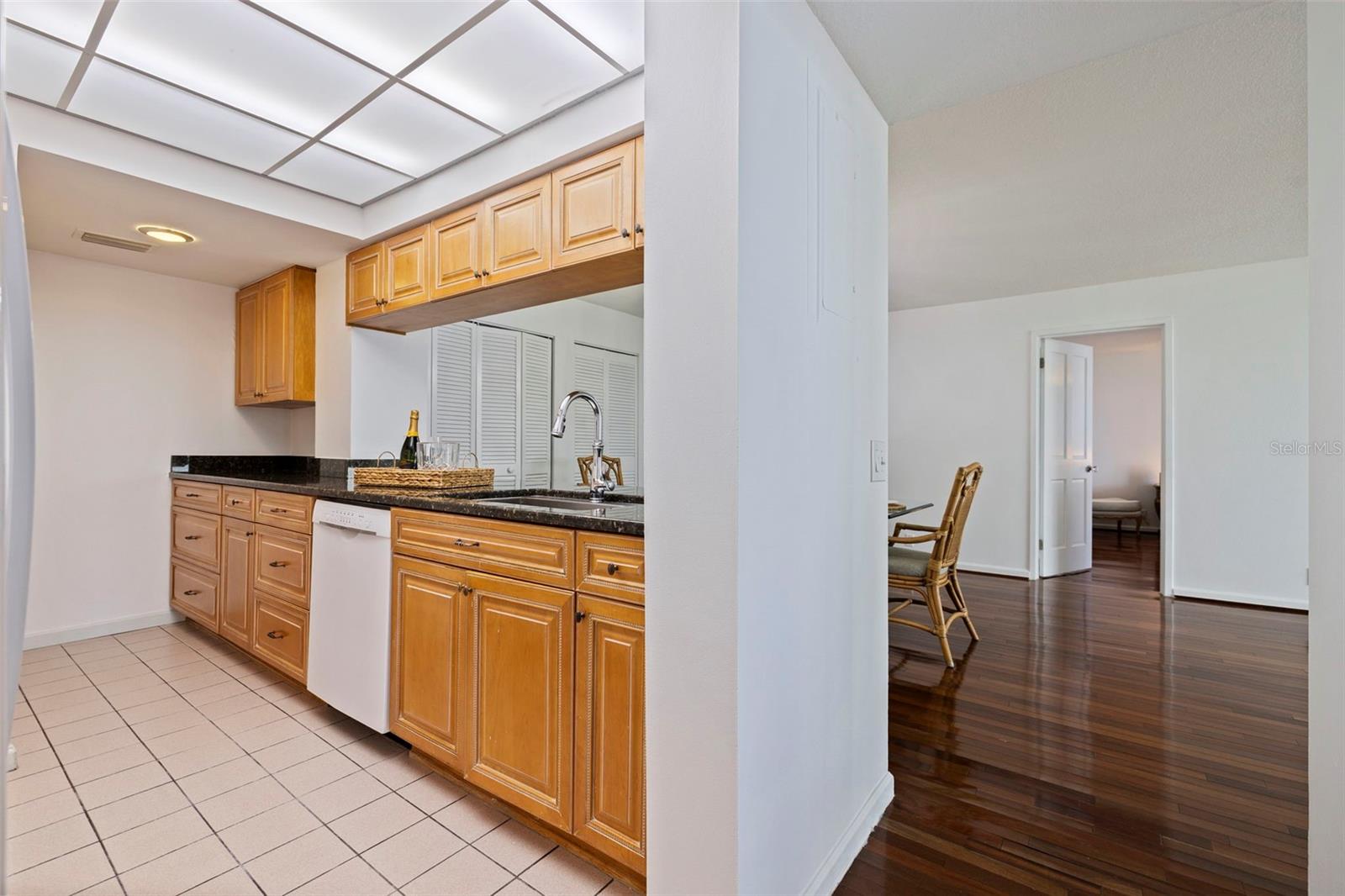 5700 Mariner Unit 302e, Tampa, FL 33609