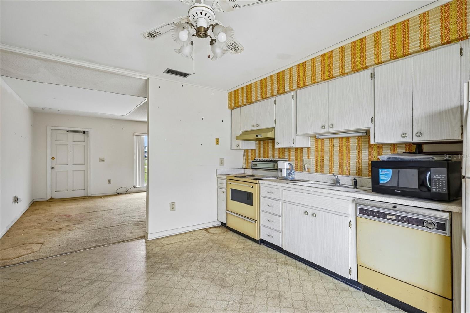 704 Radford, Sun City Center, FL 33573