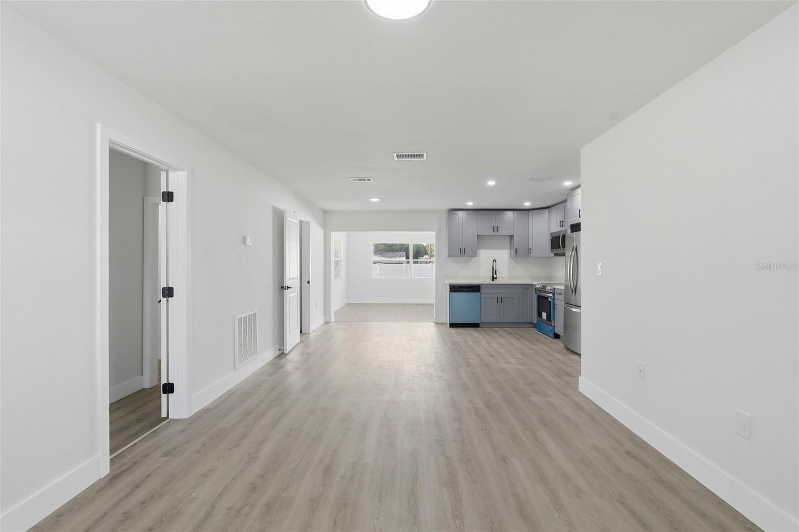4075 38th, St Petersburg, FL 33713