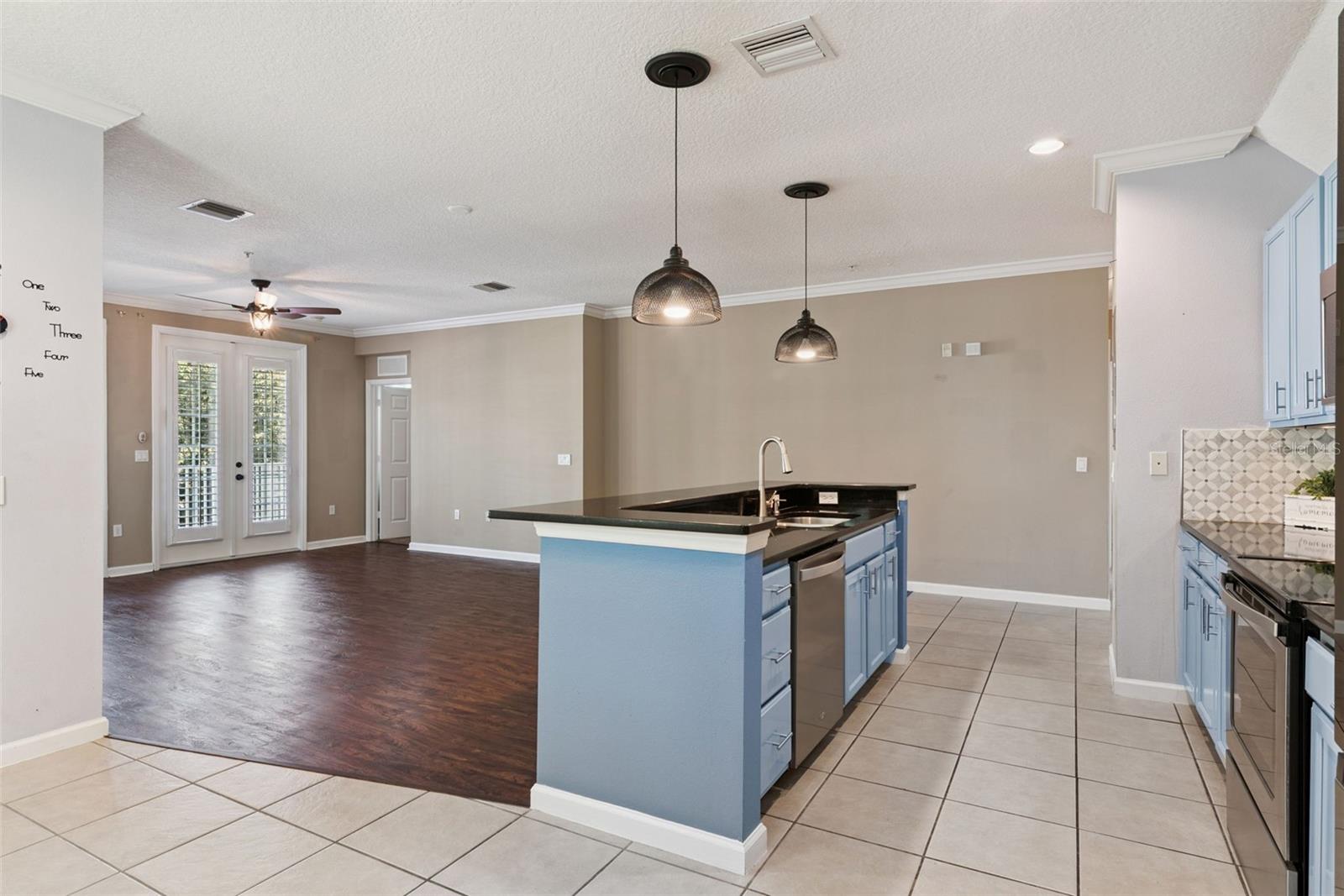 987 Fern Unit 201, Orlando, FL 32814