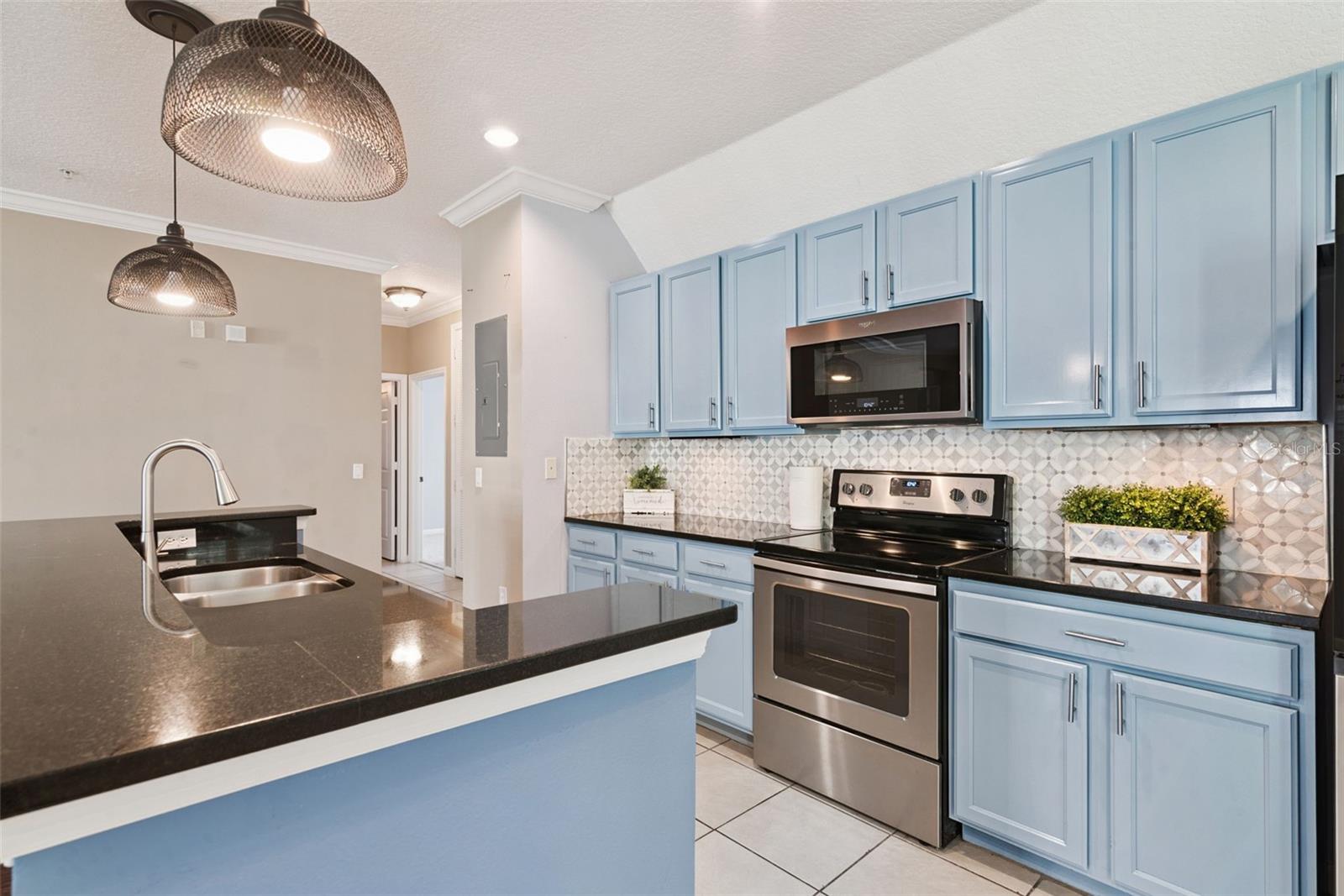987 Fern Unit 201, Orlando, FL 32814