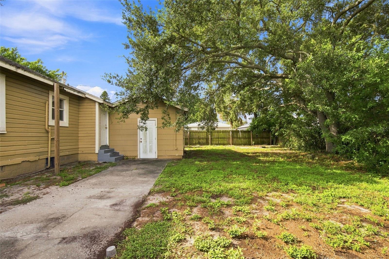 2848 Emerson, St Petersburg, FL 33712