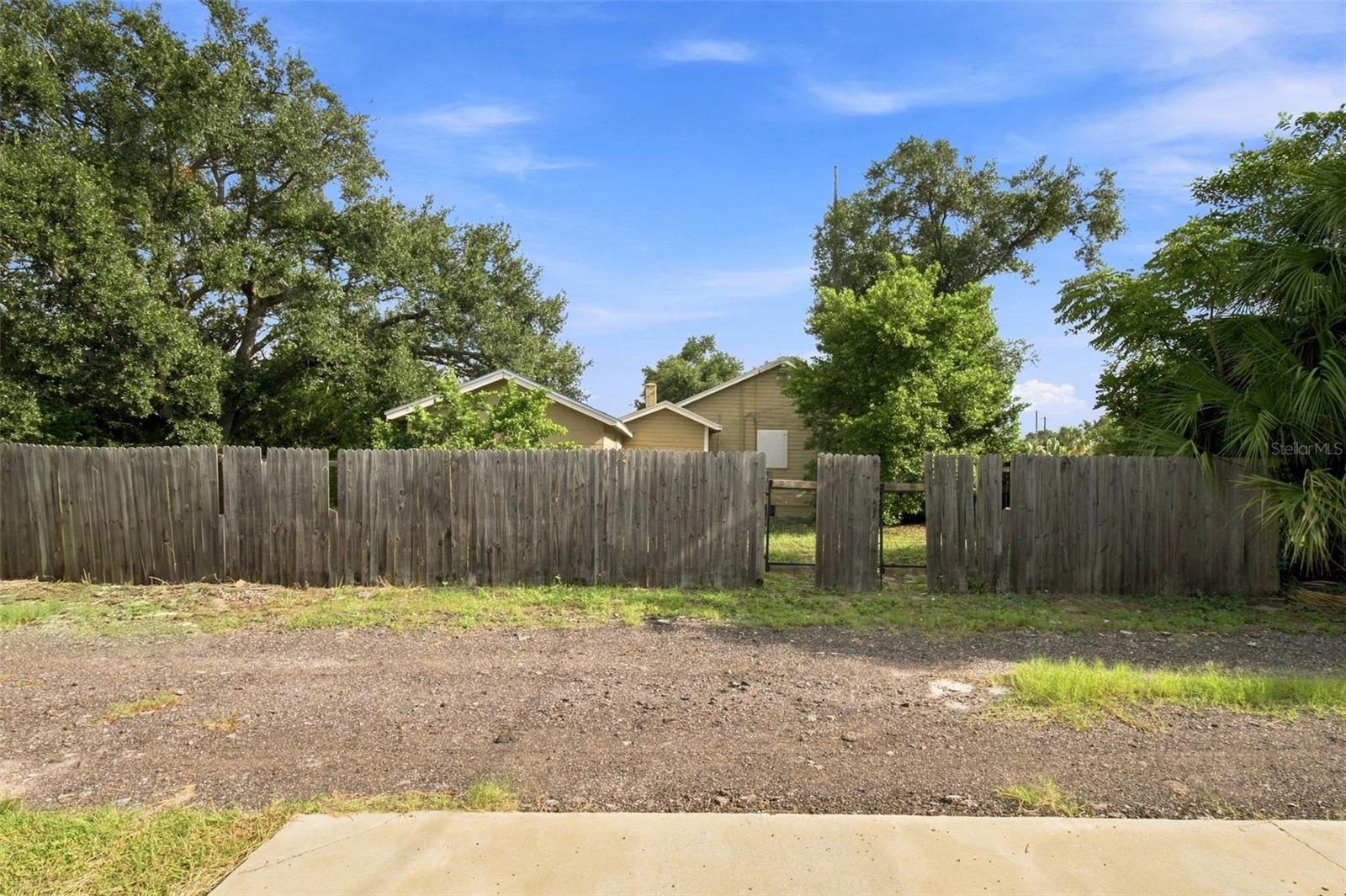 2848 Emerson, St Petersburg, FL 33712