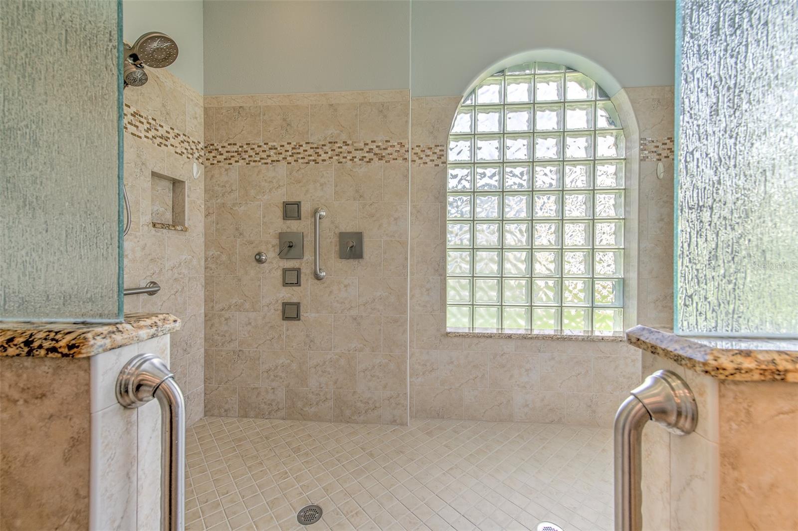 5207 Merion Rd, Valrico, FL 33596