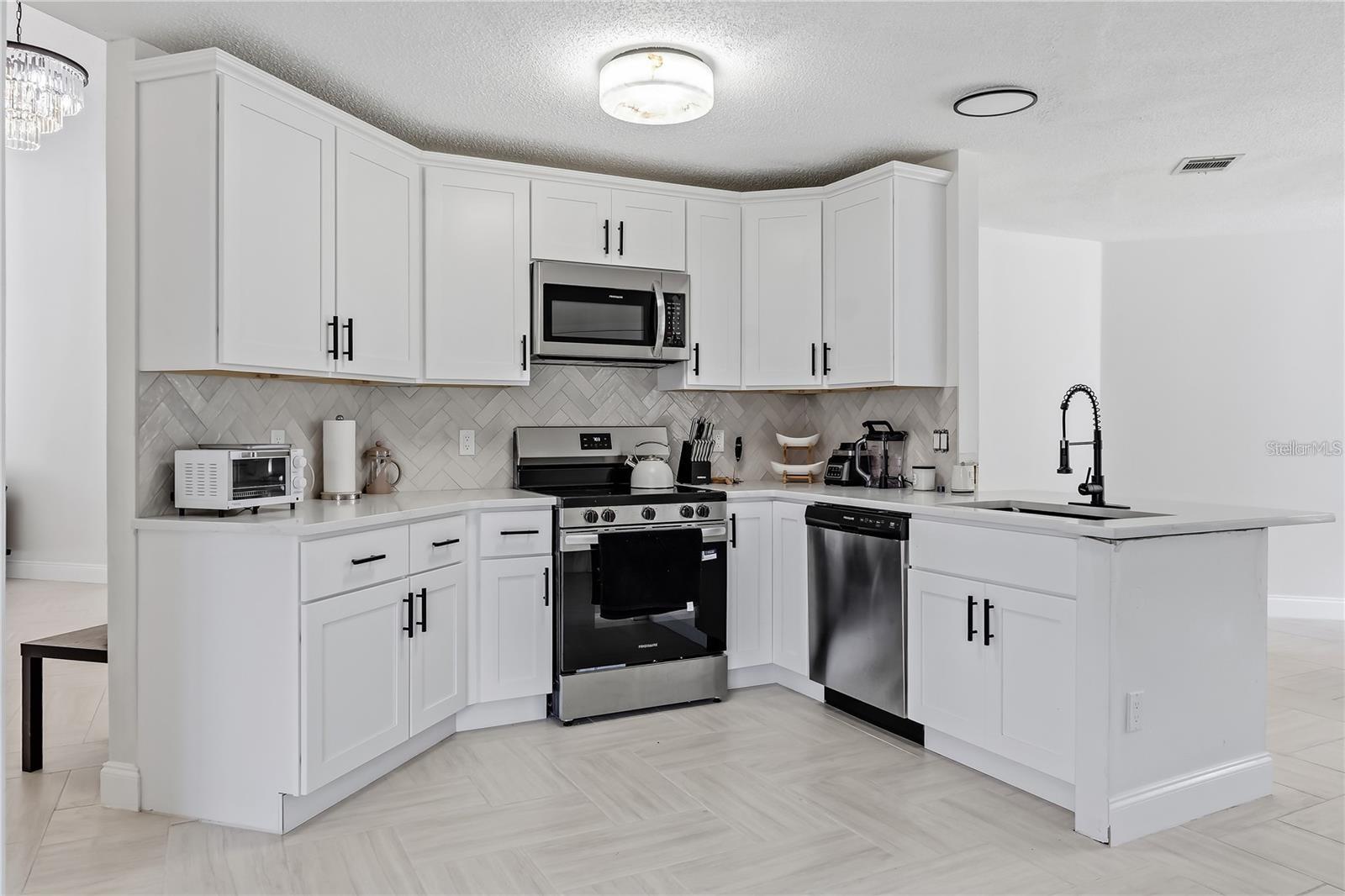 182 Pinewood, Kissimmee, FL 34743