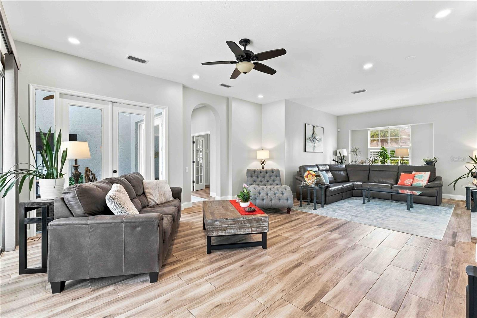 4623 4th, Bradenton, FL 34208