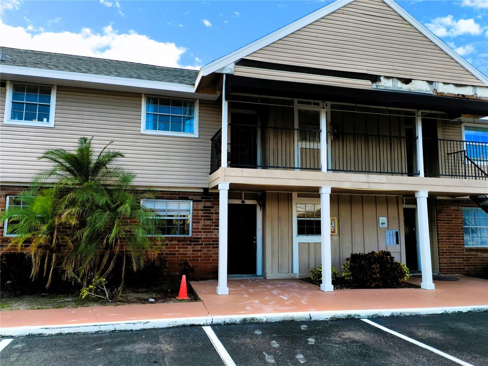 200 Country Club Unit 805, Largo, FL 33771