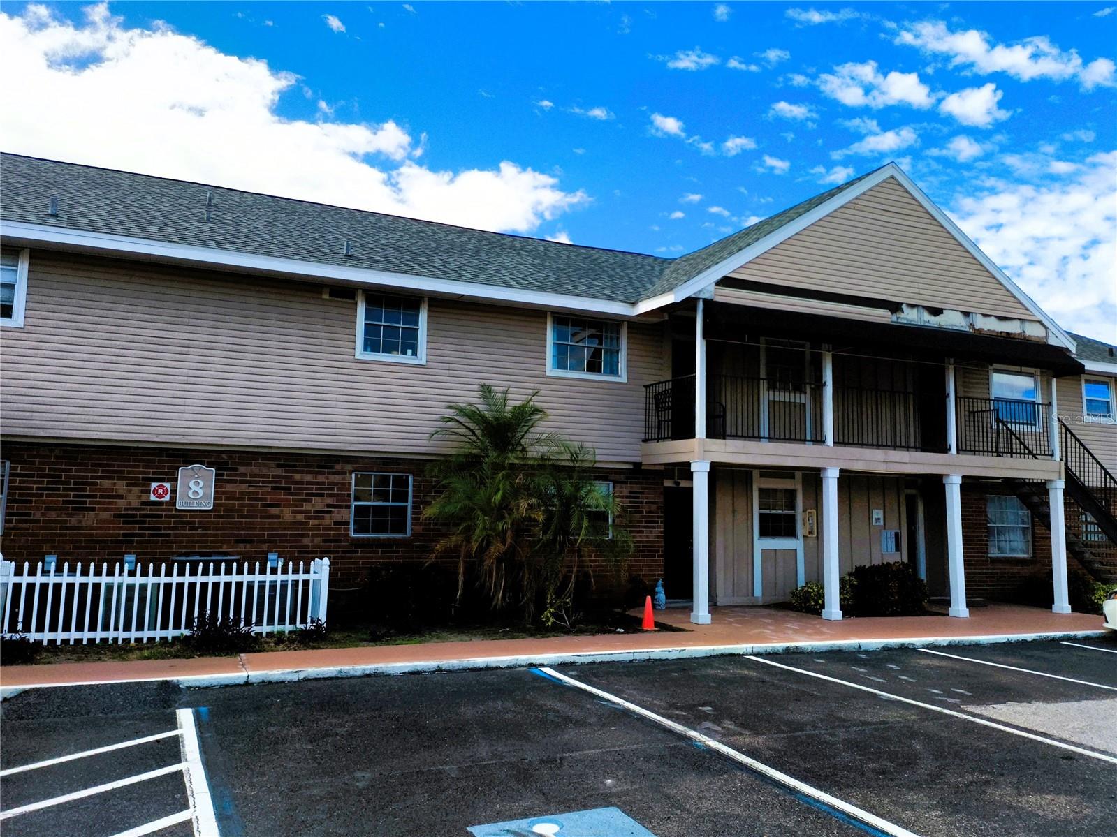 200 Country Club Unit 805, Largo, FL 33771