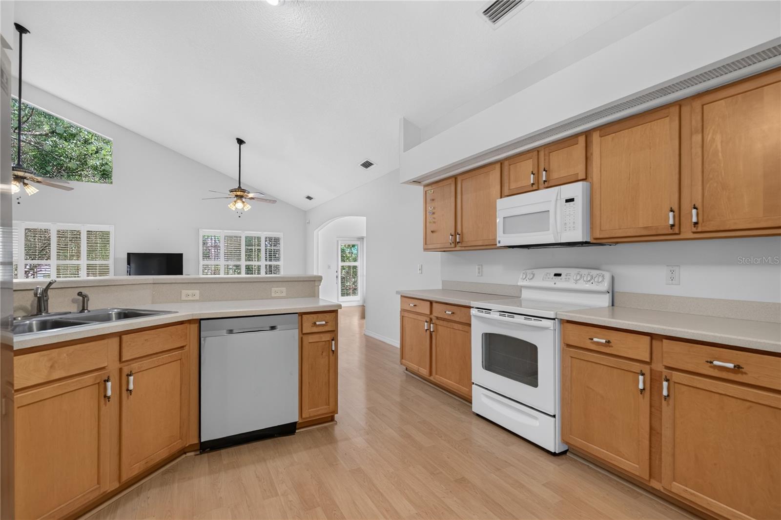 4875 Abaco, Tavares, FL 32778