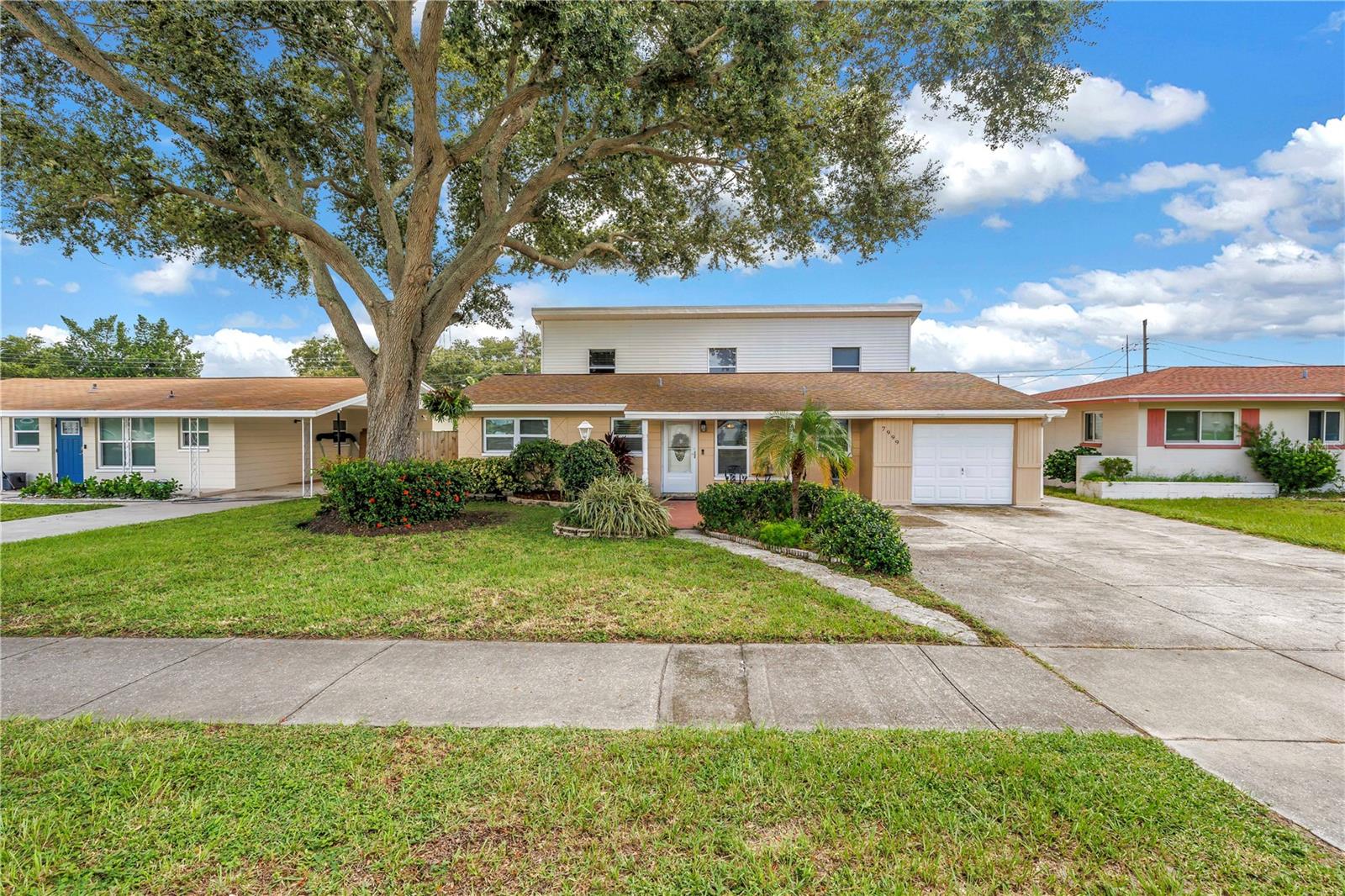 7999 Ridge, Seminole, FL 33772