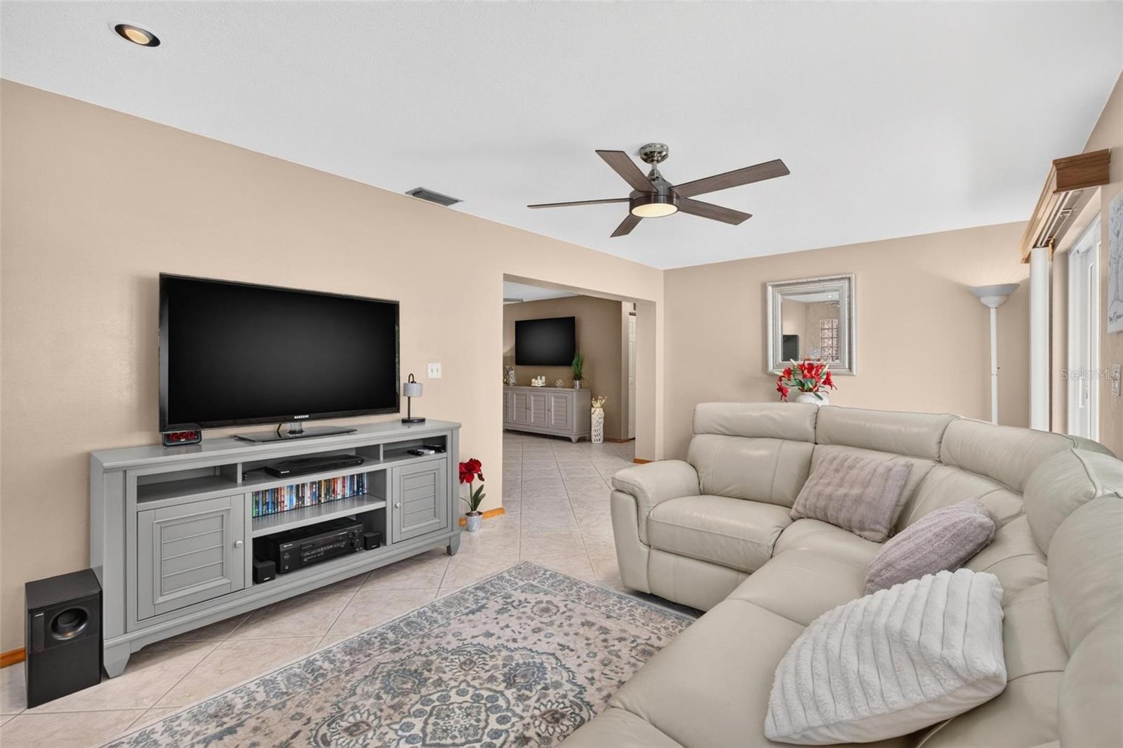 6225 43rd, Kenneth City, FL 33709