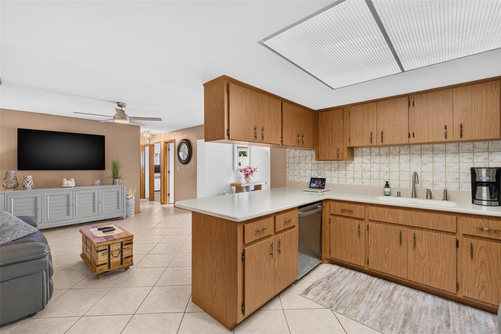 6225 43rd, Kenneth City, FL 33709