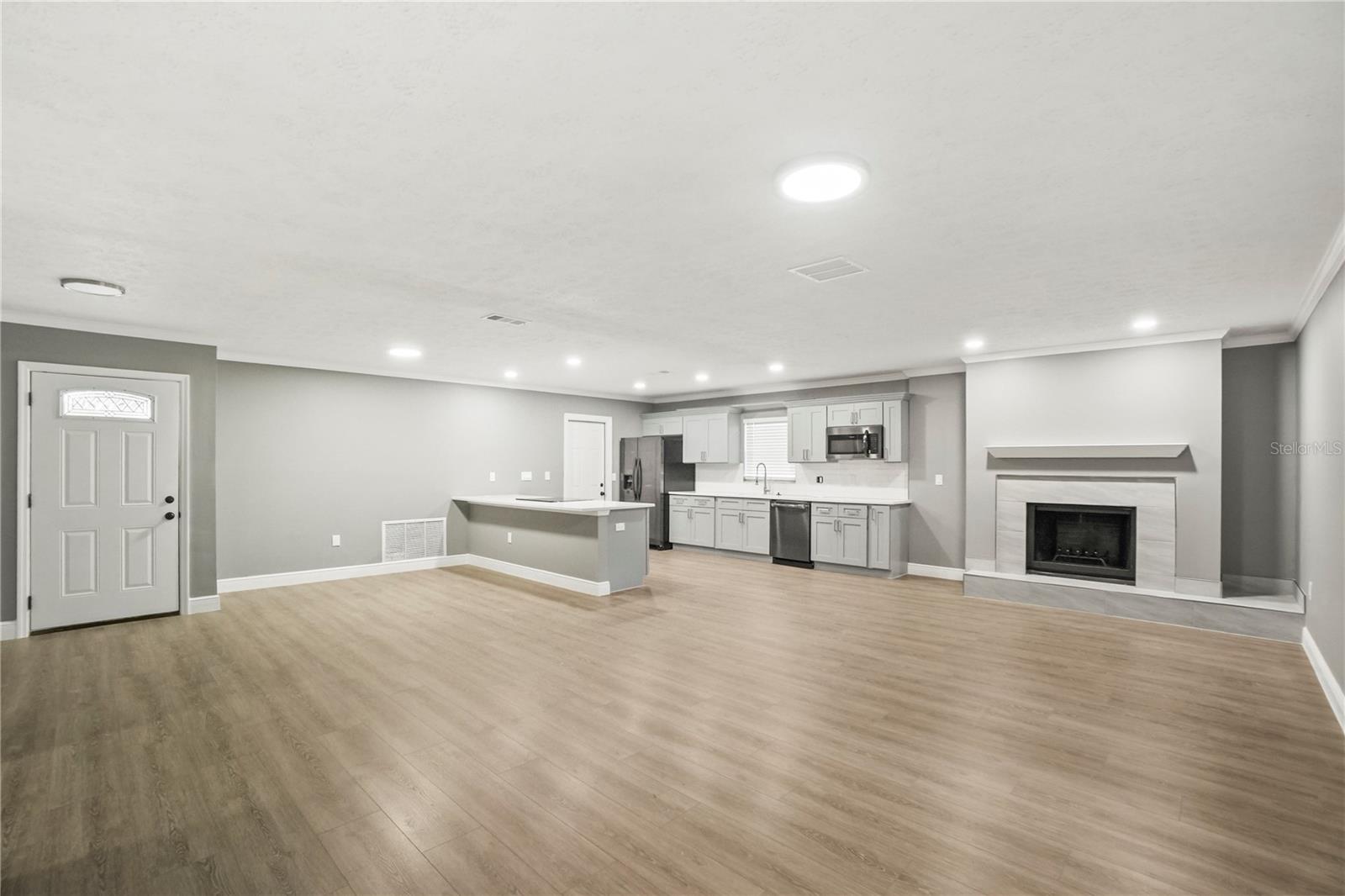 1901 Lakeview, Brandon, FL 33511