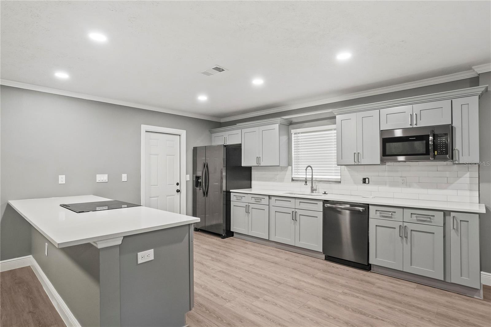 1901 Lakeview, Brandon, FL 33511