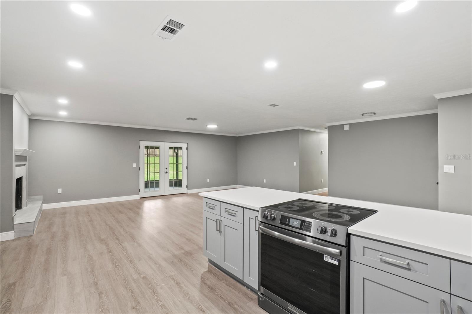 1901 Lakeview, Brandon, FL 33511