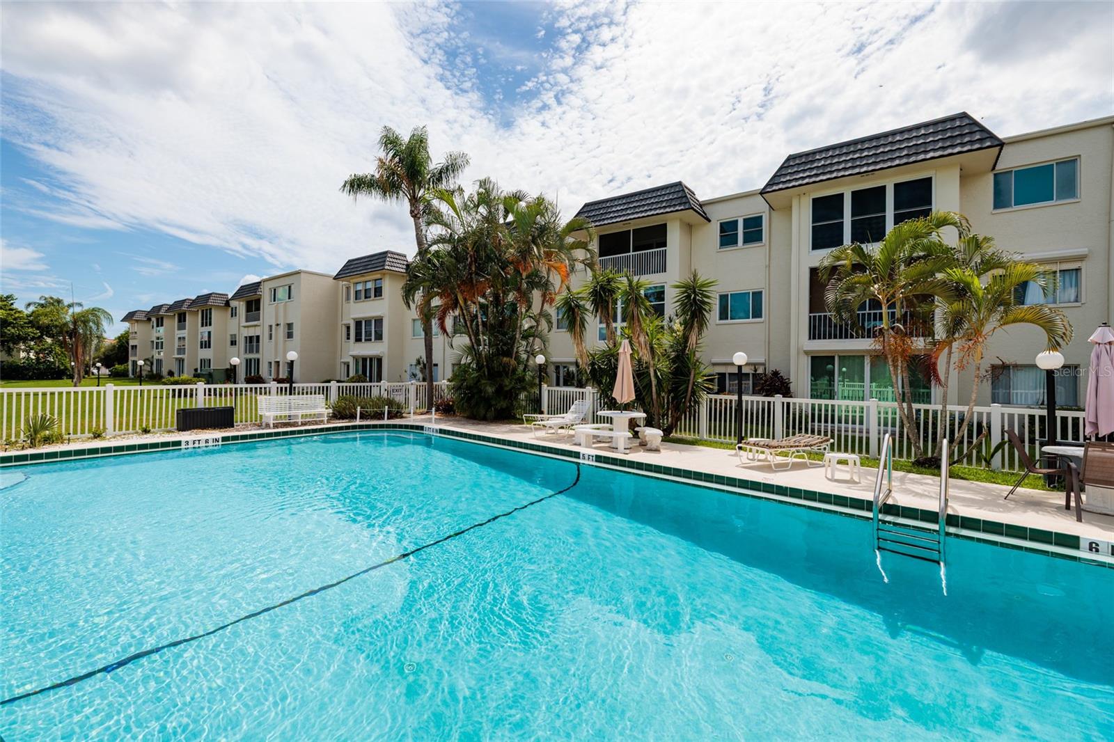 4595 Chancellor Unit 114, St Petersburg, FL 33703