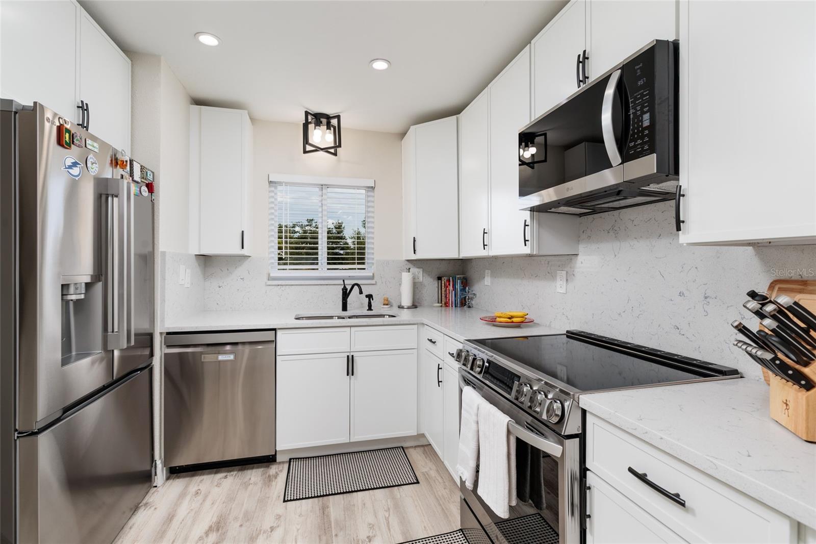 4595 Chancellor Unit 114, St Petersburg, FL 33703