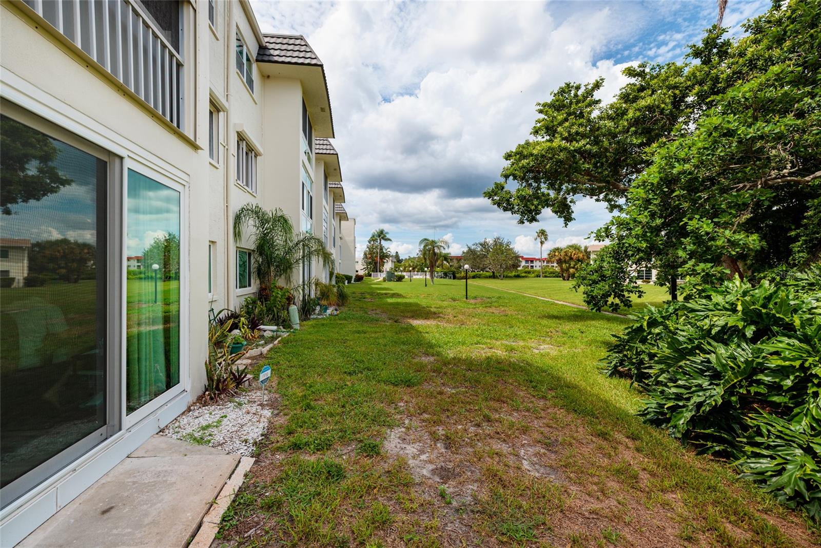 4595 Chancellor Unit 114, St Petersburg, FL 33703