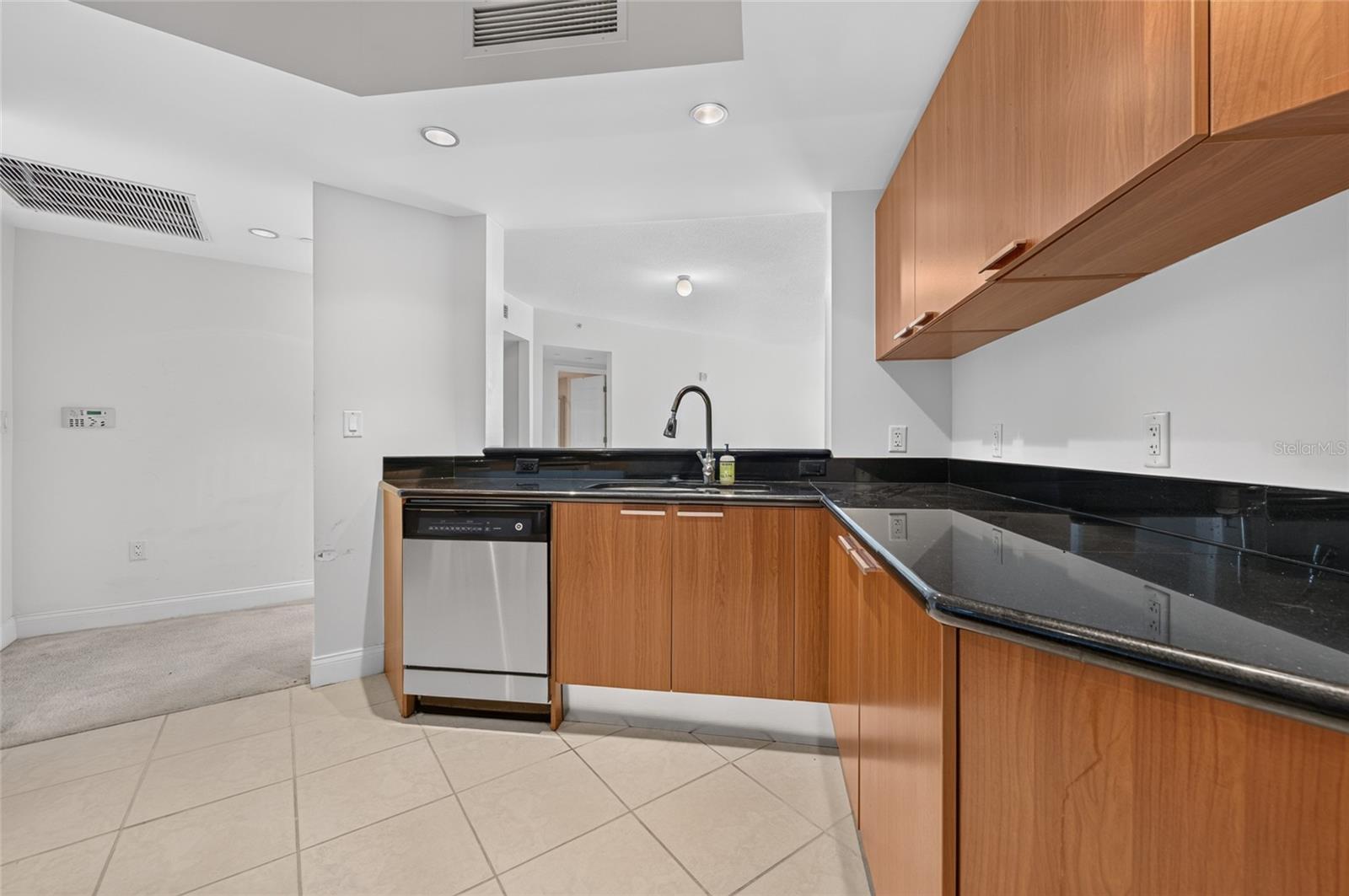 241 Riverside Unit 907, Holly Hill, FL 32117