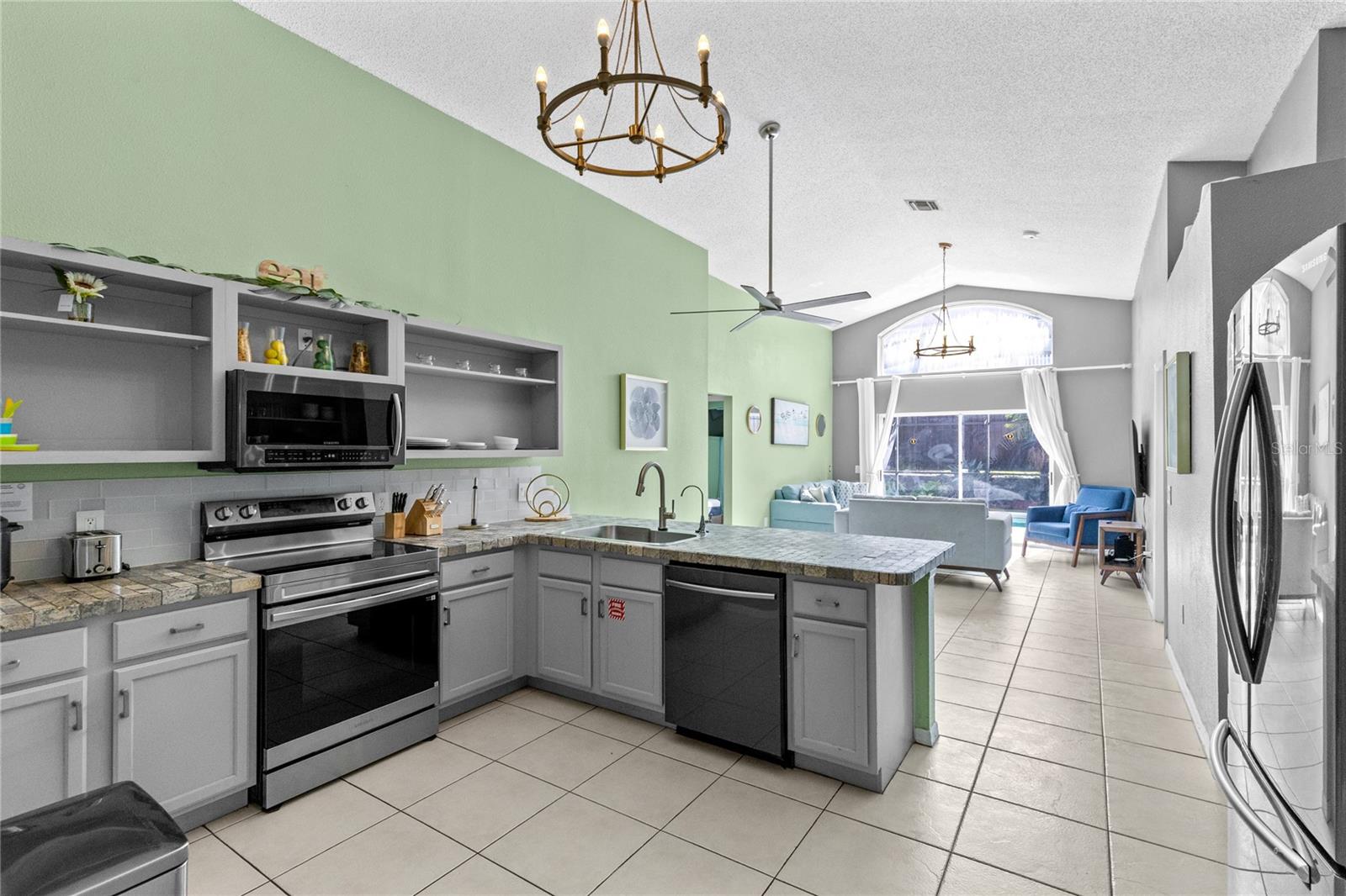 915 Lake Berkley, Kissimmee, FL 34746
