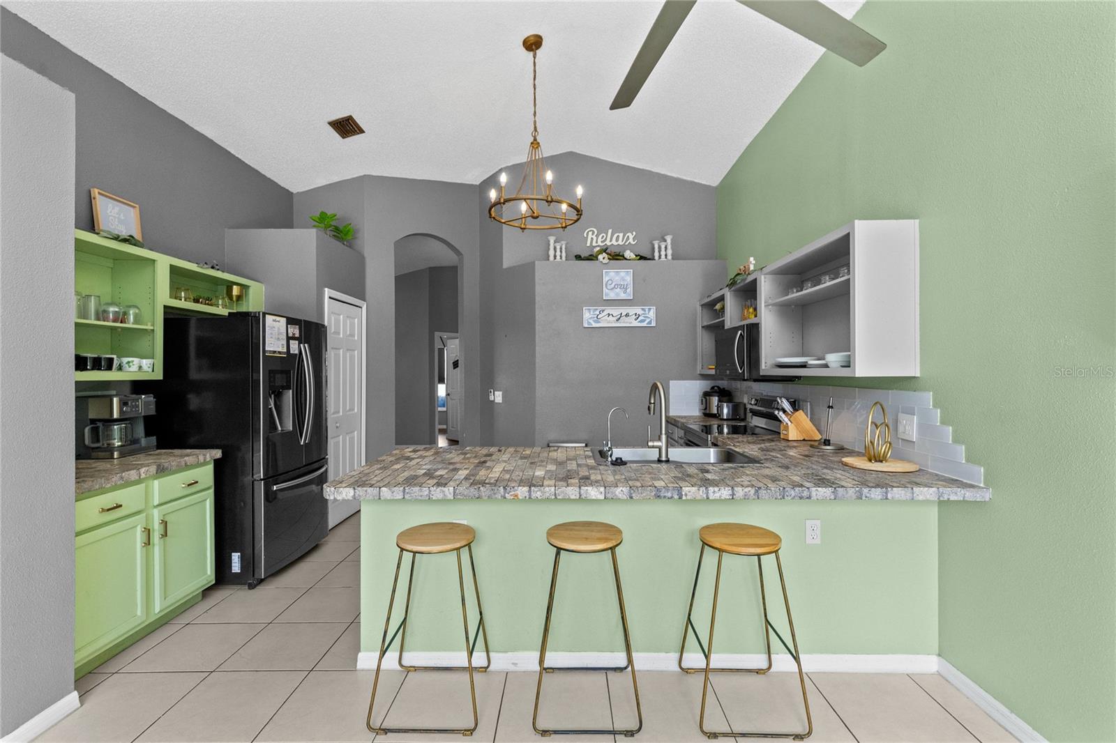 915 Lake Berkley, Kissimmee, FL 34746