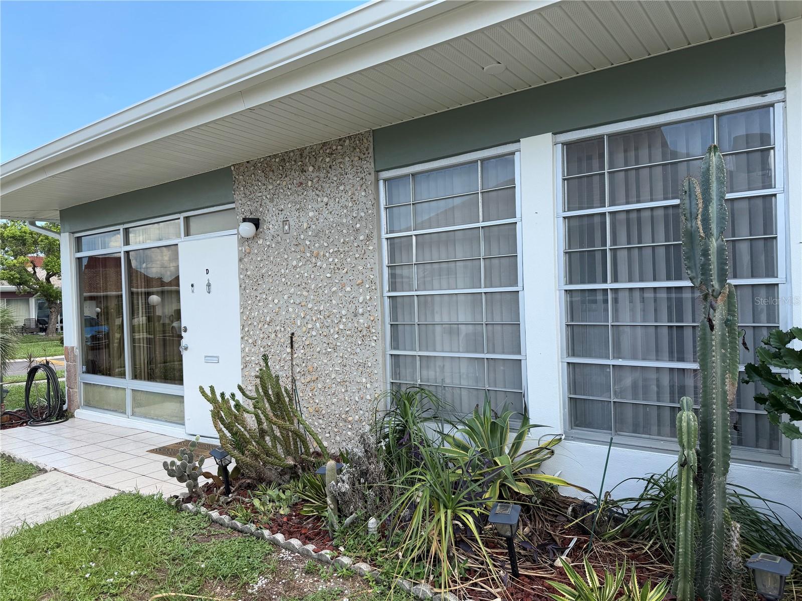 4340 Tahitian Gardens Unit D, Holiday, FL 34691