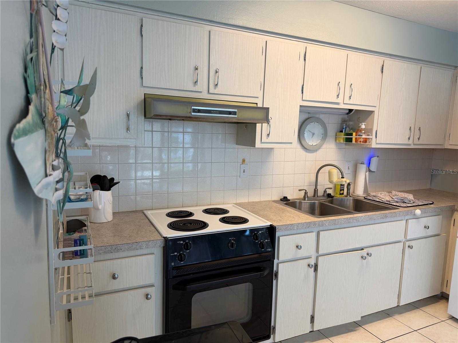 4340 Tahitian Gardens Unit D, Holiday, FL 34691