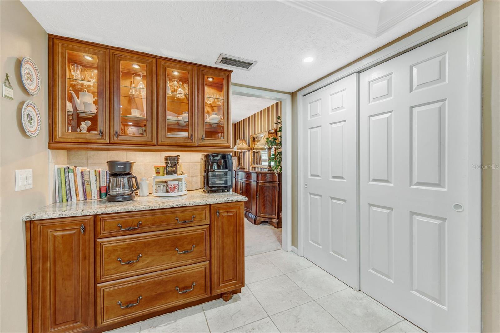 4001 Highgate, Valrico, FL 33594