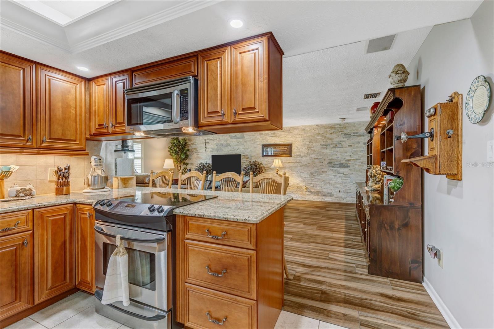 4001 Highgate, Valrico, FL 33594