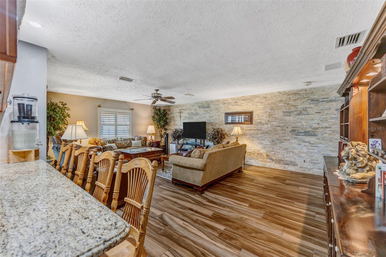 4001 Highgate, Valrico, FL 33594