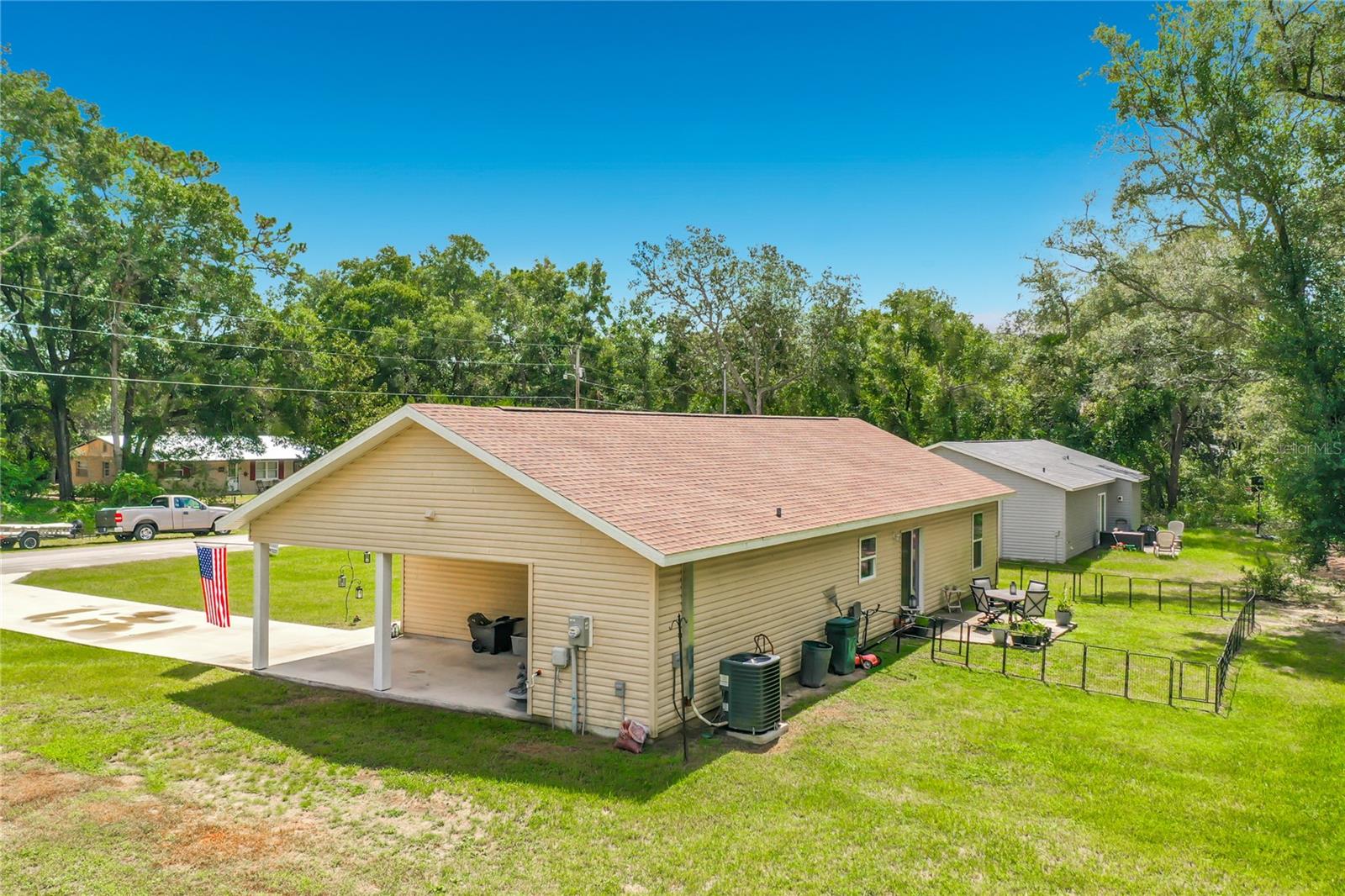 5870 171st, Ocklawaha, FL 32179
