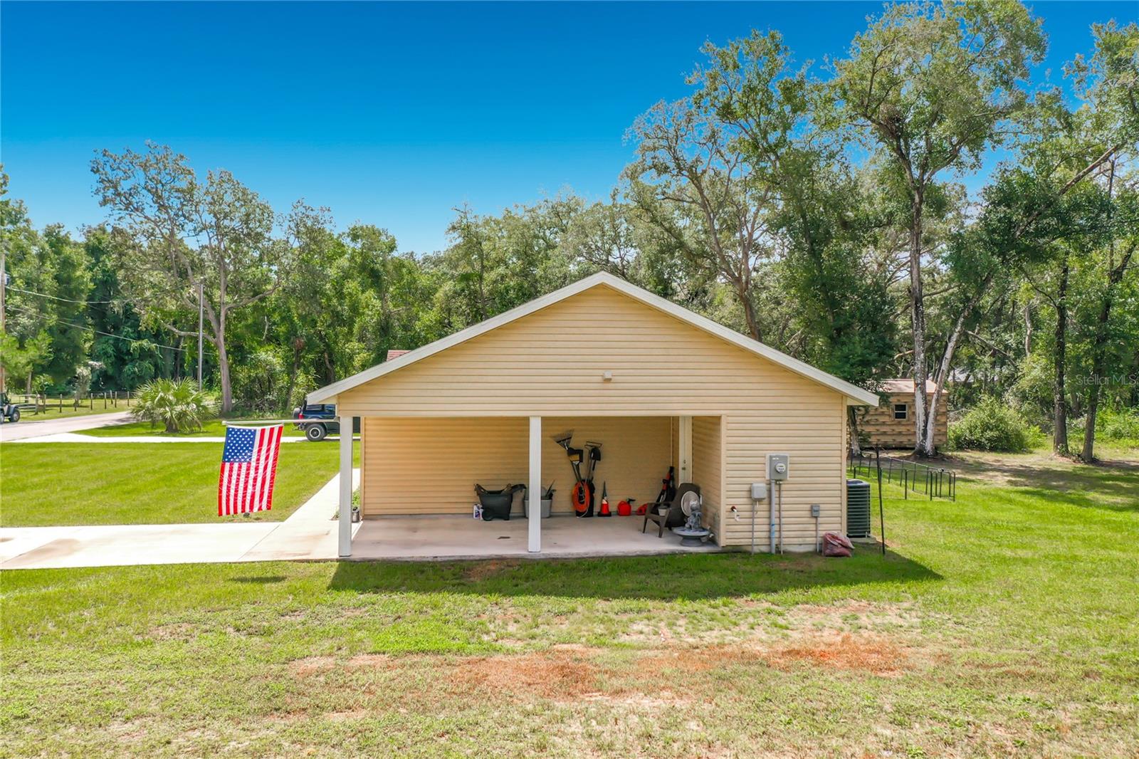 5870 171st, Ocklawaha, FL 32179